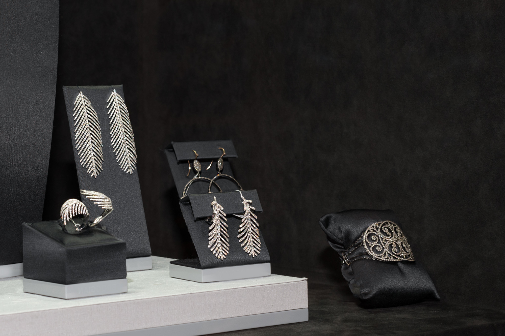 collection d’accessoires et bijoux féminins